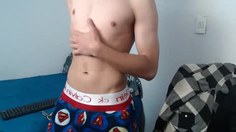 Snapshot of latinbunny7779 chatting on December 23, 4:22 am camilo online show from December 23, 4:22 am