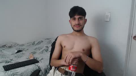 Snapshot of latinbunny7779 chatting on January 11, 4:38 am camilo online show from January 11, 4:38 am