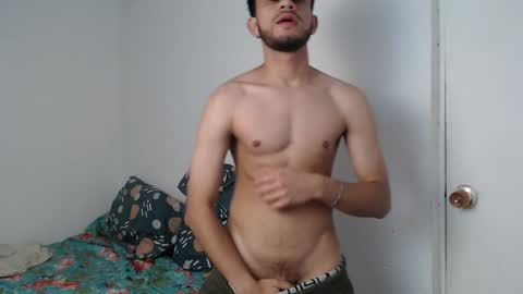 Snapshot of latinbunny7779 chatting on January 15, 2:38 am camilo online show from January 15, 2:38 am