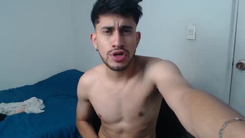 Snapshot of latinbunny7779 chatting on January 25, 9:36 am camilo online show from January 25, 9:36 am