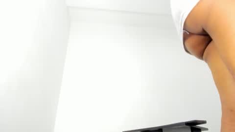 Snapshot of latinebonyts chatting on November 13, 8:24 am latinebonyts online show from November 13, 8:24 am