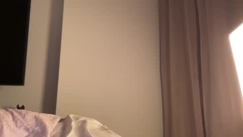 Hi -  online show from March 23, 2:04 am