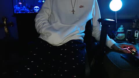 latinlover513 online show from February 18, 6:59 am