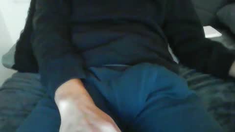 latinman7945 online show from December 17, 6:19 am