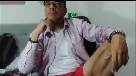 latinmartin254 online show from April 21, 12:56 am