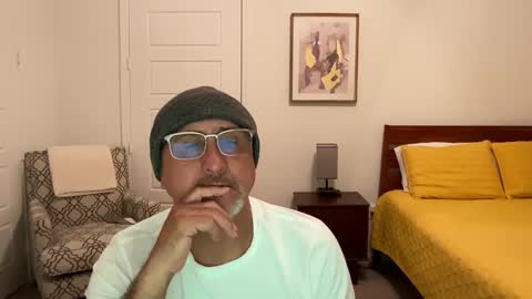 QS - INDEPENDENT MODEL online show from November 10, 3:27 am