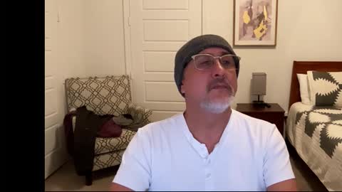 QS - INDEPENDENT MODEL online show from January 12, 5:12 am