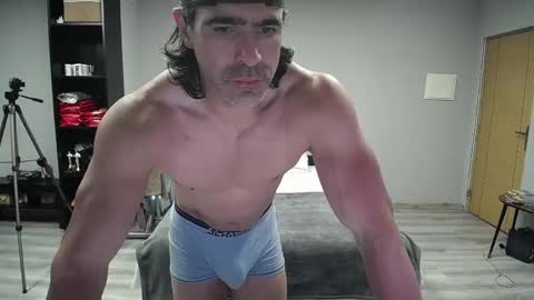 Snapshot of latino23bom chatting on April 24, 9:39 pm sam online show from April 24, 9:39 pm