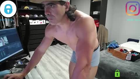 Snapshot of latino23bom chatting on April 27, 8:51 pm sam online show from April 27, 8:51 pm