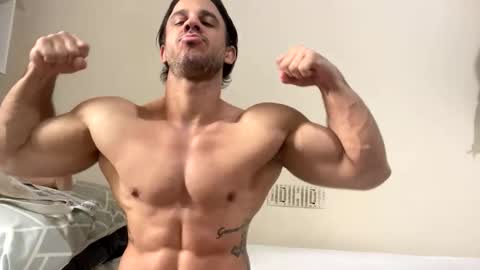 Snapshot of latino_rodri chatting on April 11, 10:19 am latino_rodri online show from April 11, 10:19 am