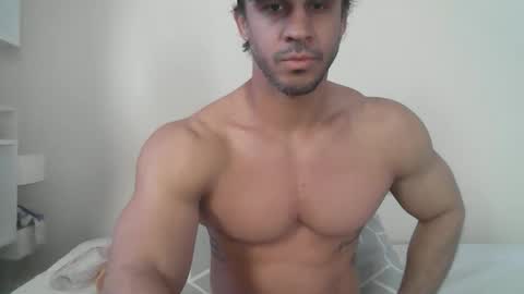 Snapshot of latino_rodri chatting on April 29, 6:28 am latino_rodri online show from April 29, 6:28 am