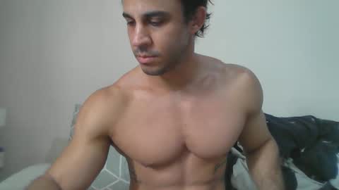 Snapshot of latino_rodri chatting on May 5, 11:40 am latino_rodri online show from May 5, 11:40 am