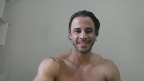 Snapshot of latino_rodri chatting on May 13, 5:49 am latino_rodri online show from May 13, 5:49 am