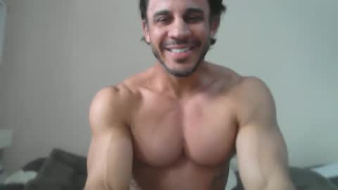 Snapshot of latino_rodri chatting on May 16, 10:12 am latino_rodri online show from May 16, 10:12 am
