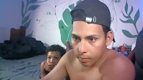 latinos2411 online show from June 5, 3:13 am