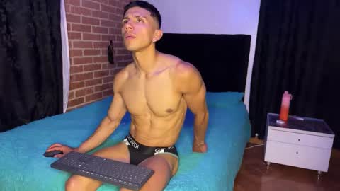 latinosadictosalsexo online show from April 2, 1:03 am