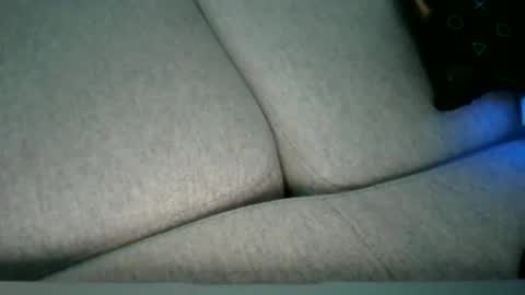 Snapshot of latinromeo1a chatting on April 19, 4:17 pm latinromeo1a online show from April 19, 4:17 pm