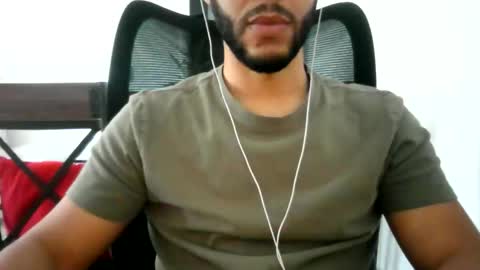 Snapshot of latinromeo1a chatting on June 8, 5:24 pm latinromeo1a online show from June 8, 5:24 pm