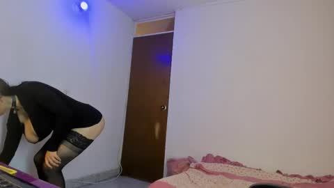 LatinSweetx 19 online show from February 21, 5:41 am