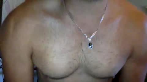 Snapshot of latinvershung chatting on December 1, 10:43 pm latinvershung online show from December 1, 10:43 pm