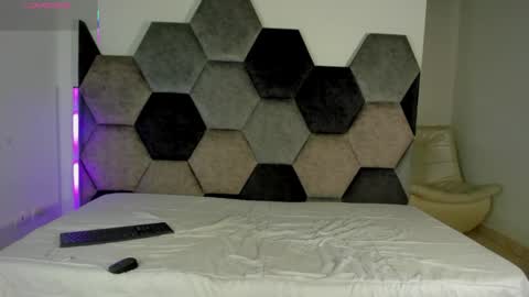 LEANDRO online show from April 21, 3:35 am