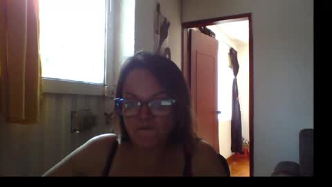 Laura online show from June 11, 6:50 pm