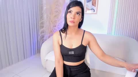 lau_reyes online show from October 3, 12:24 pm