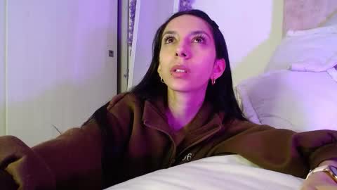 Snapshot of laugreen chatting on February 13, 5:36 am Laura online show from February 13, 5:36 am