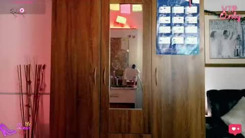 laujgray online show from January 14, 1:00 am