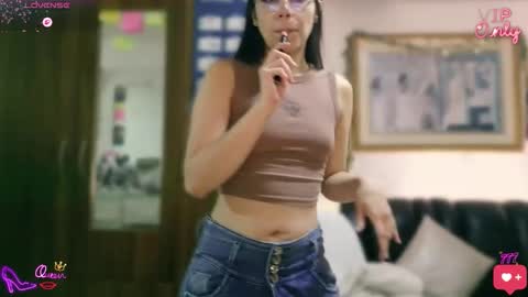Snapshot of laujgray chatting on May 5, 12:29 am laujgray online show from May 5, 12:29 am