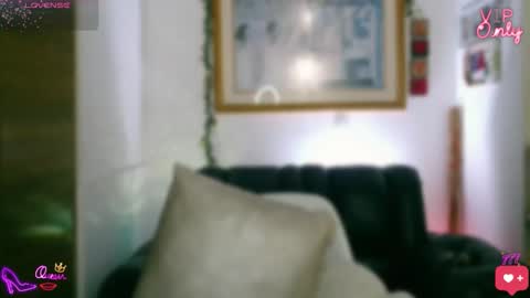 Snapshot of laujgray chatting on May 21, 4:41 am laujgray online show from May 21, 4:41 am