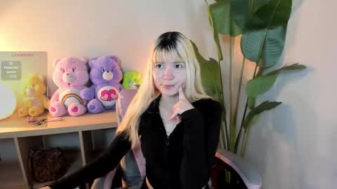 laukyubey1 online show from October 21, 7:47 pm