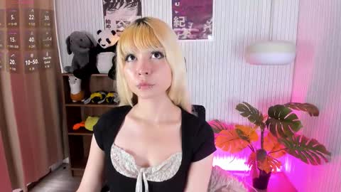 laukyubey1 online show from February 11, 8:03 pm