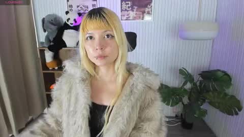 laukyubey1 online show from March 20, 8:03 pm