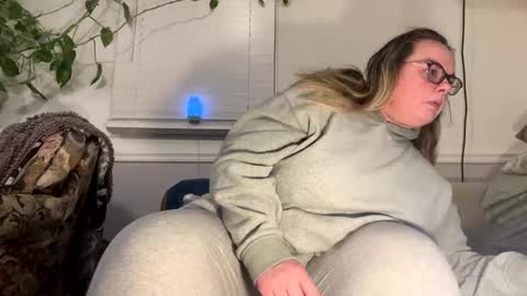 LauLauMa online show from January 5, 7:07 am