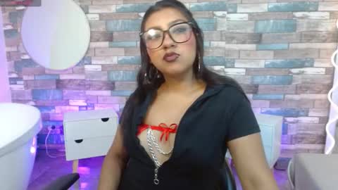 laulin_tay online show from March 1, 3:30 am