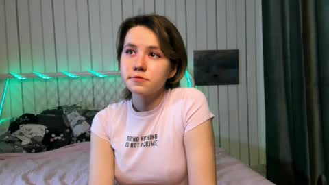 Snapshot of launakohan chatting on December 3, 8:29 pm Kylie online show from December 3, 8:29 pm