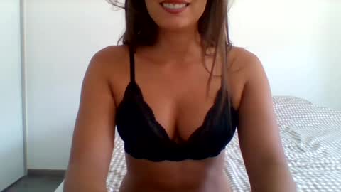 Snapshot of laura69800 chatting on July 3, 12:00 pm Laura online show from July 3, 12:00 pm