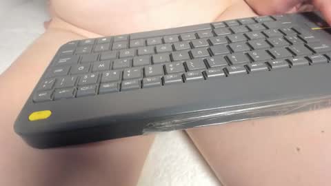 Snapshot of laura__js_ chatting on October 16, 5:52 am laura__js_ online show from October 16, 5:52 am