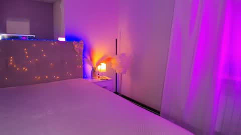 Laura online show from April 7, 4:57 am