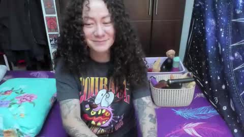  Wen  online show from November 18, 4:33 pm