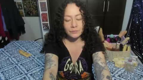  Wen  online show from February 27, 7:47 pm