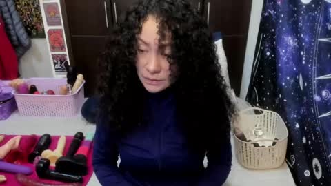 Snapshot of laura_anal_ chatting on April 24, 6:43 pm Wen online show from April 24, 6:43 pm
