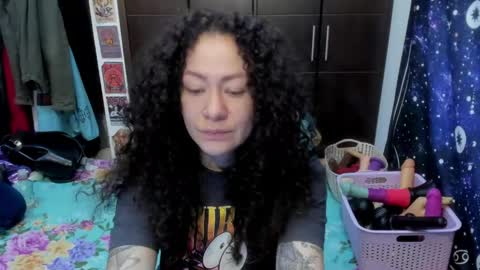 Snapshot of laura_anal_ chatting on May 5, 3:53 pm Wen online show from May 5, 3:53 pm