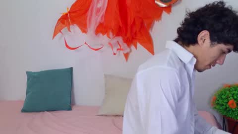 Snapshot of laura_and_kevin chatting on October 17, 4:20 pm laura_and_kevin online show from October 17, 4:20 pm