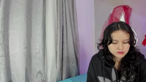 Snapshot of laura_and_kevin chatting on November 29, 11:08 pm laura_and_kevin online show from November 29, 11:08 pm