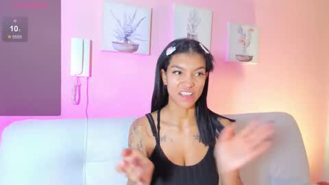 Laura online show from November 11, 1:00 pm