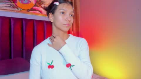 Laura online show from November 25, 12:49 pm