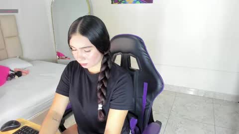 laura_carmona online show from October 1, 12:11 pm