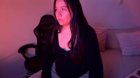 Snapshot of laura_d23 chatting on January 9, 1:19 am laura online show from January 9, 1:19 am